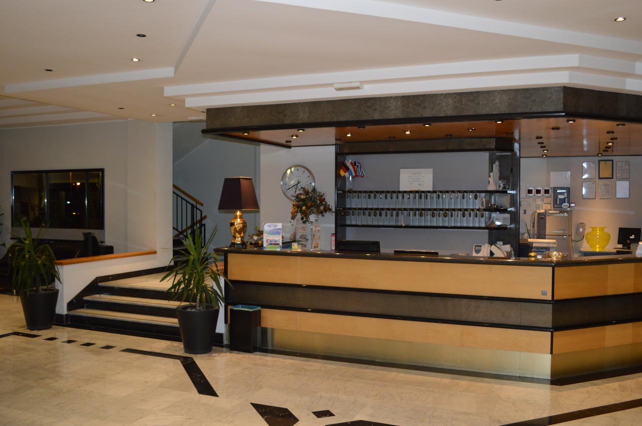 Canadian Hotel ลาควิลา ภายนอก รูปภาพ